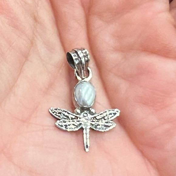 Sterling .925 Dragonfly & Pearl Pendant - Picture 4 of 6